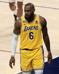  八村塁26分湖人险胜雷霆  