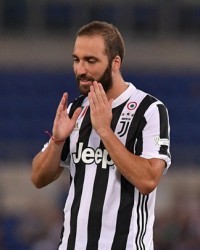  意甲传奇退役，布冯含泪告别绿茵场  