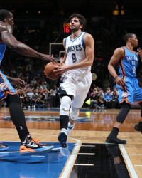  戈贝尔两双森林狼击败雷霆收获四连胜  