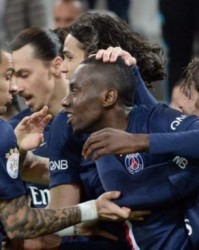  巴黎圣日耳曼客场逆转击败里昂，积分榜领跑优势扩大  